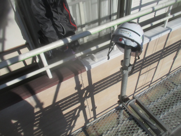 笠木のサビ止め塗装中です