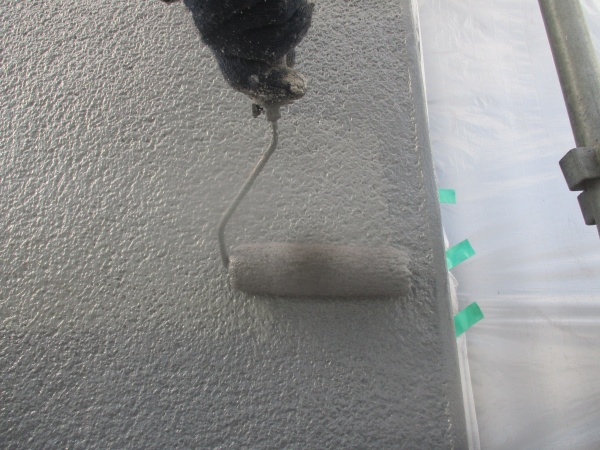 ２階の上塗り中です