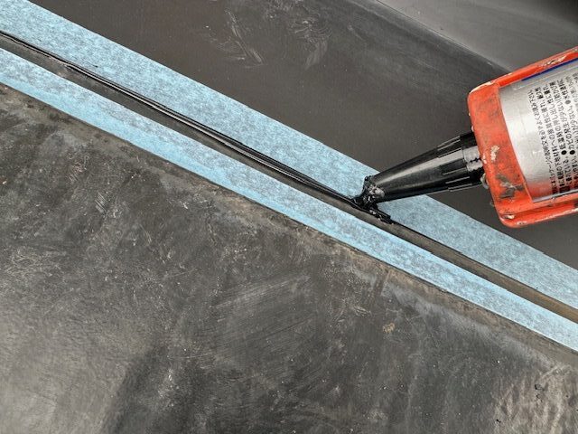 取り合いシーリング中です