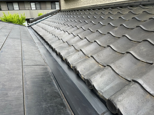 谷樋の雨漏り修理が終了しました