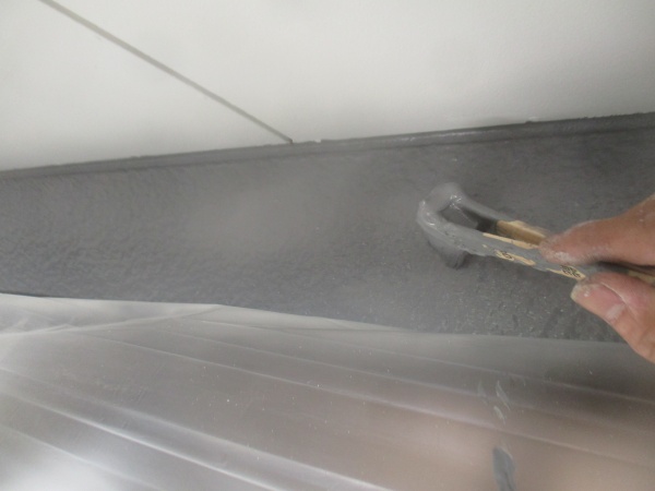 上塗り塗装中です