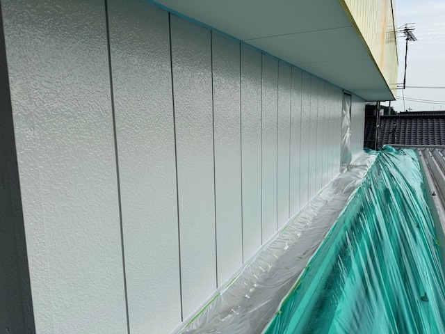 金属サイディングの塗装終了です