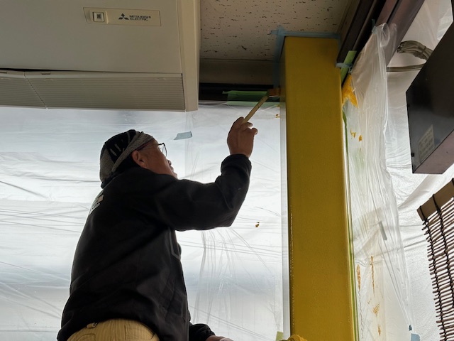 １回目塗装中です