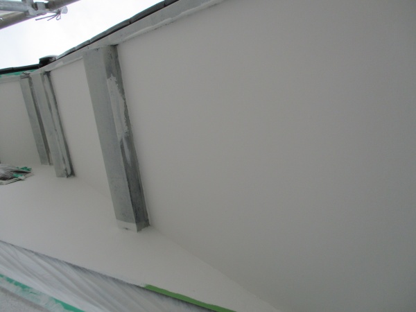 軒天塗装が終了しました