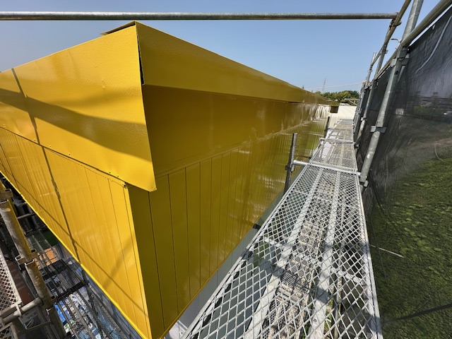 黄色面の上塗り塗装終了です