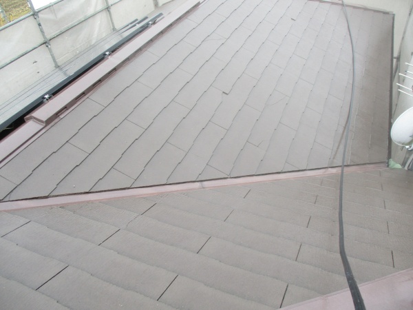 施工前の２階谷樋周りの状態です