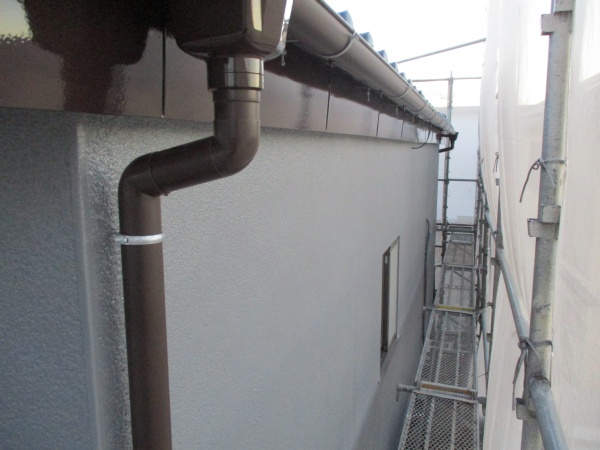 ２階の樋新規取り付けと外壁、破風塗装の完工です