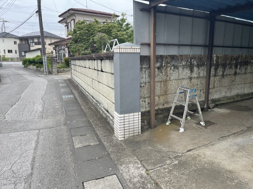 門塀の上塗り終了です