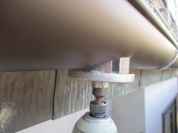 排水穴を開けました