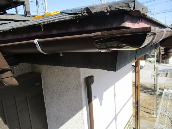 縦樋にＰ管を取り付けました