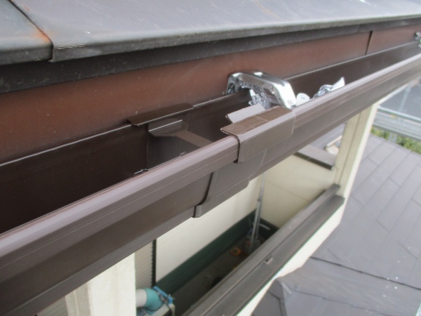 軒樋の突合せで繋ぎました