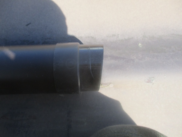 縦樋同士を繋ぎました