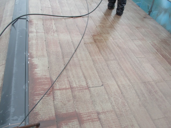 ２階屋根の高圧洗浄が終了しました