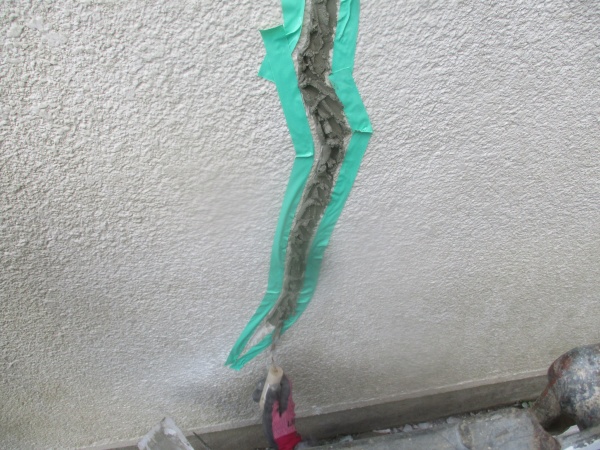 モルタルを荒入れしました