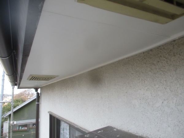 回り縁の取り付けが終了しました