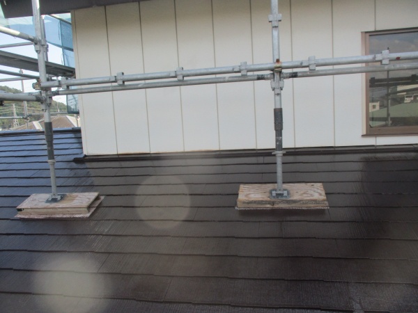 １階北面の上塗りが終了しました