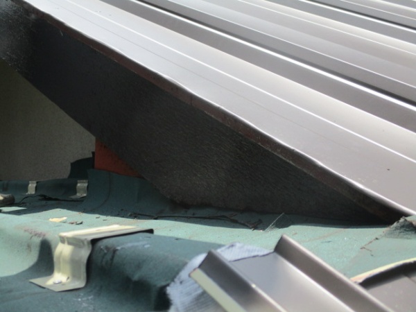 既存の板金に咥えました