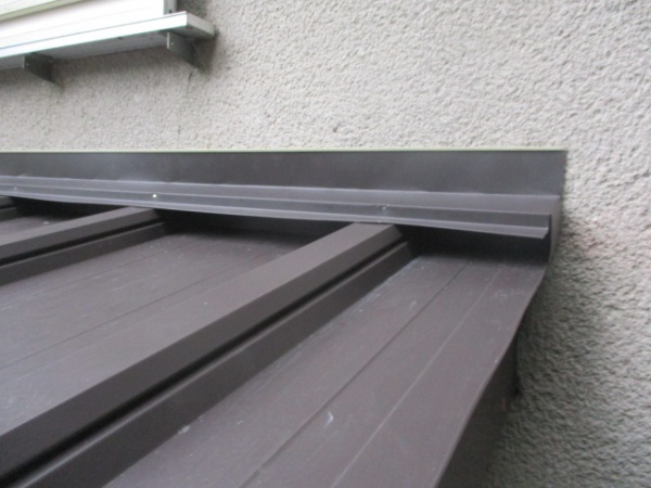 壁水切りの取り付けが終了しました