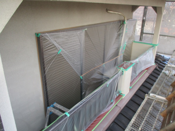 ２階ベランダ周りの養生が終了しました