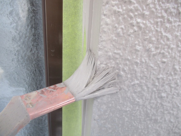 塗料を塗り込みました