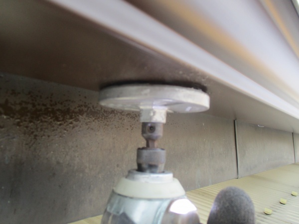 排水穴を開けました