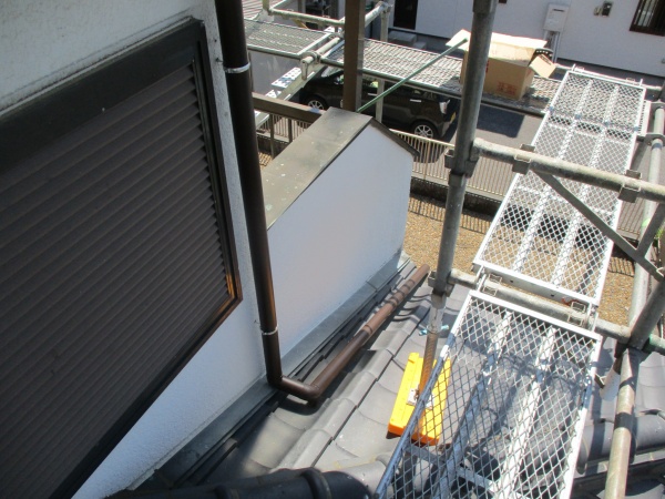 這い樋を取り付けました