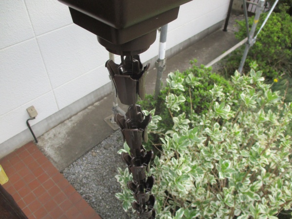 鎖樋を取り付けました