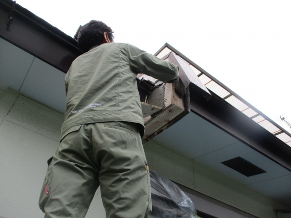 モルタルの打設中です