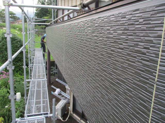 パラペット全面が完了しました