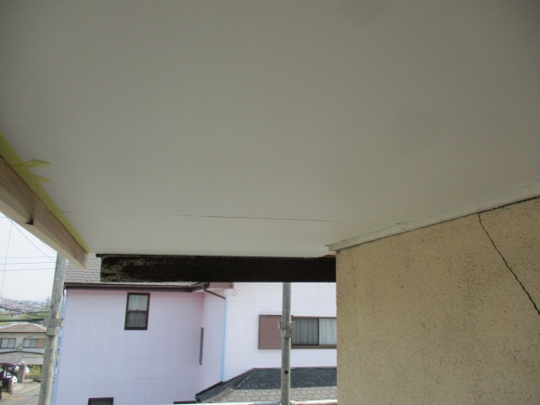 軒天の貼り付けが終了しました