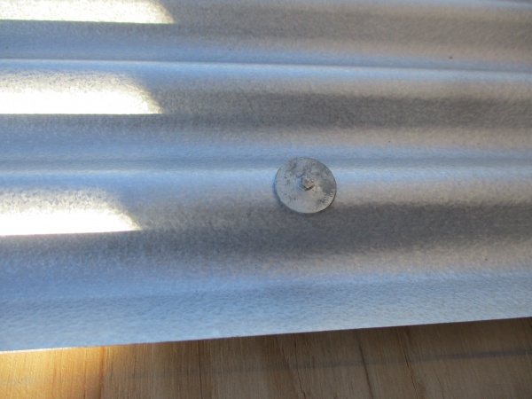 波板を固定しました