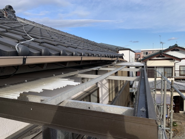 波板の破損個所です