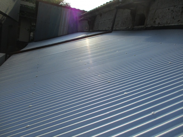 既存の這い樋を取り付けました