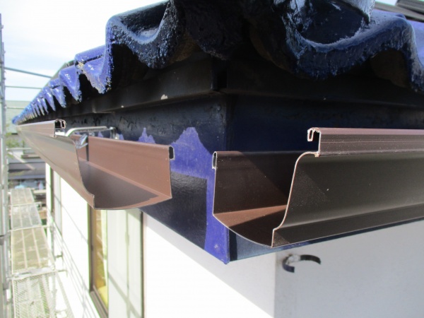 軒樋を取り付けました