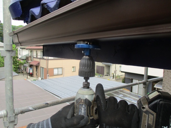 排水穴を開けました