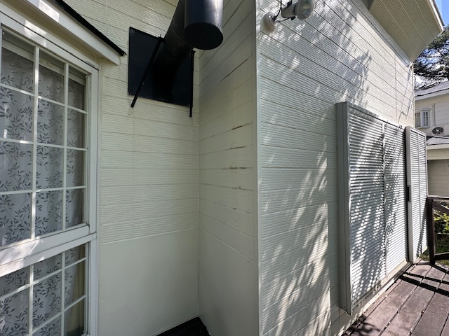 外壁表面に現れた腐食のサイン