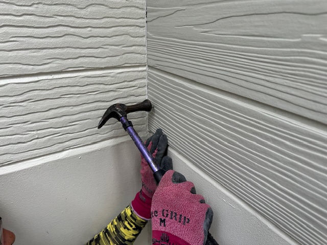 サイディング貼り中です