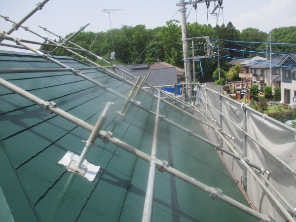 コロニアル屋根の上塗りが終了しました