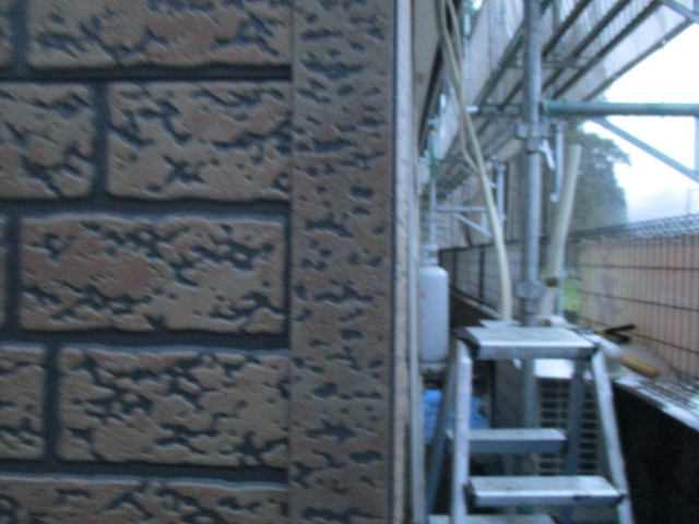 出隅カバーを取り付けました