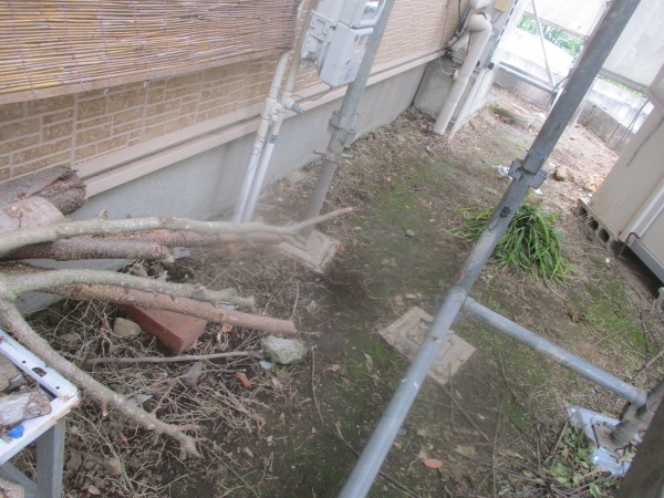 土間養生を剥がして清掃しました