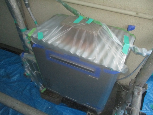 給湯器の養生終了です