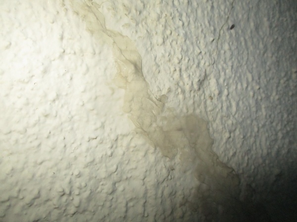 既存外壁の補修個所です