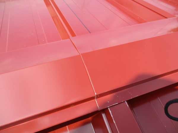 棟板金を繋ぎました