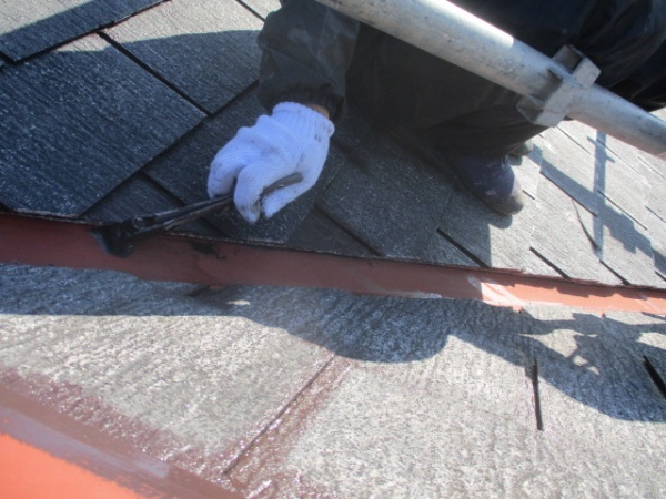 谷樋の中塗り中です