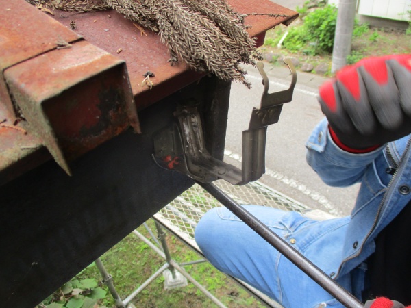 雨樋の撤去中です