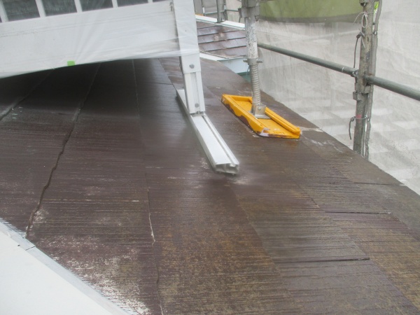 下屋根の下塗りが終了しました