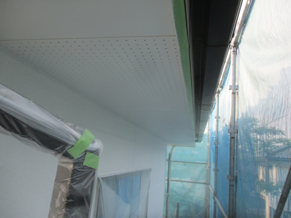 2回目の軒天塗装が終了しました