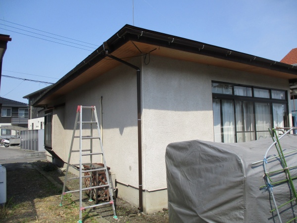 雨樋の取り付けが終了しました