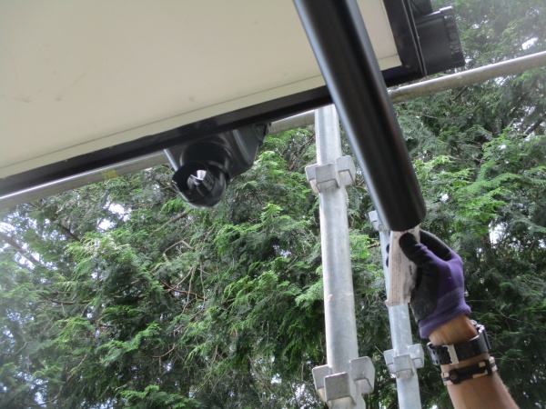 呼び樋と集水器を繋ぎました