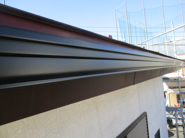 軒樋を取りつけました